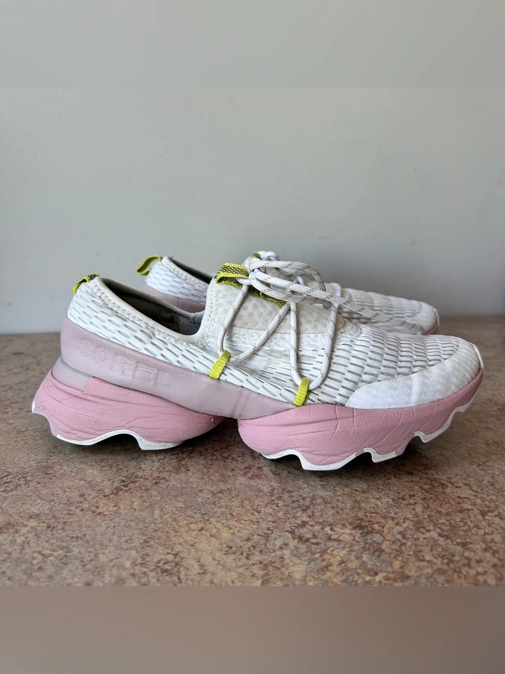 Sorel Women’s Kinetic Impact Rose Pink and White Shoes size 6.5